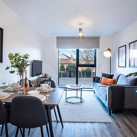 Luxe Interchange Apartment Near Old Trafford - Media City - The Quays マンチェスター エクステリア 写真